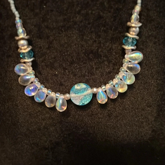 Beautiful handcrafted, boutique, necklace, and earring, set - Picture 2 of 5